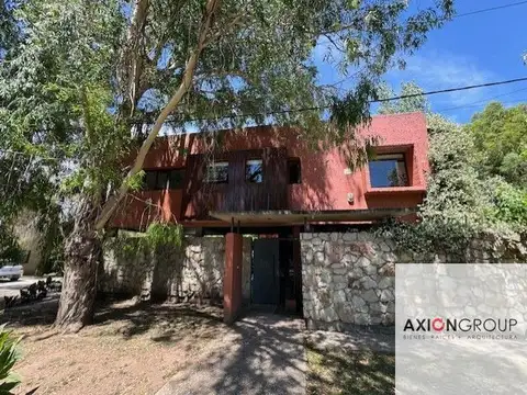 Casa en alquiler temporario de 2 dormitorios c/ cochera en City Bell