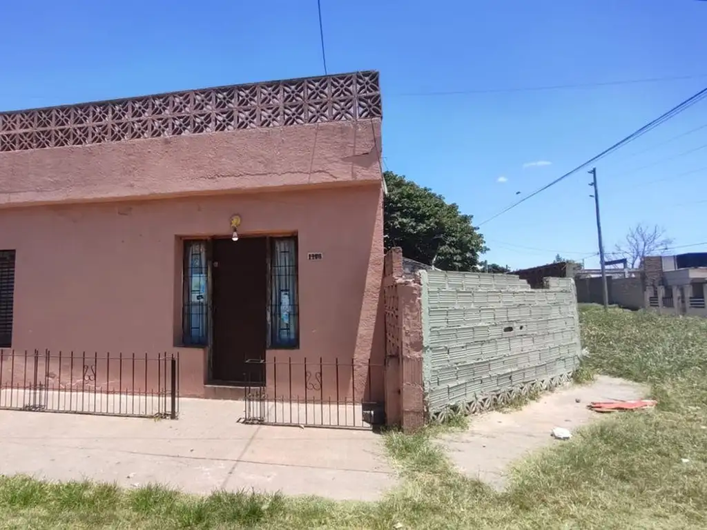 CASA 4 AMBIENTES VENTA LOMAS DE ZAMORA