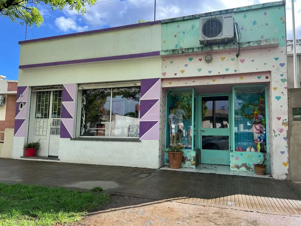 Se venden 2 locales Céntricos en Murphy