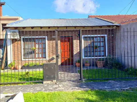 CASA EN VENTA DE 3 AMBIENTES EN ZONA UDAONDO-LELOIR EN ITUZAINGO (3391)