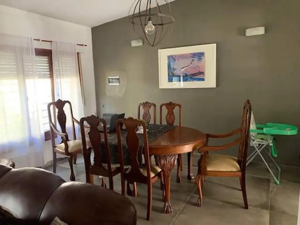 Casa En Venta Jardin Espinosa 3 Dormitorio Pileta Cochera