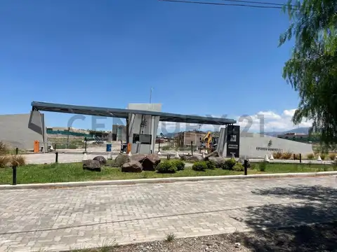 Barrio Estancia Romero Day. Lote en venta