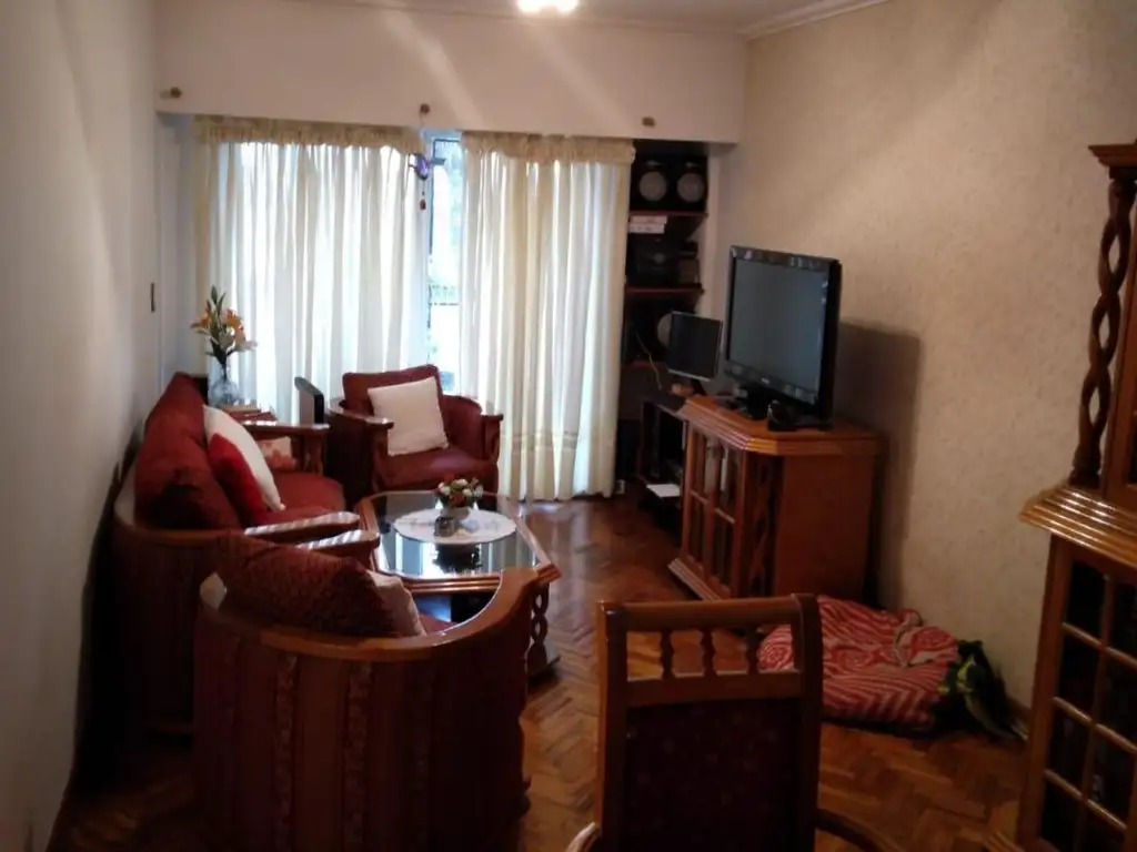 DEPARTAMENTO EN VENTA, 4 AMBIENTES UBICADO EN ALMAGRO EN MUY