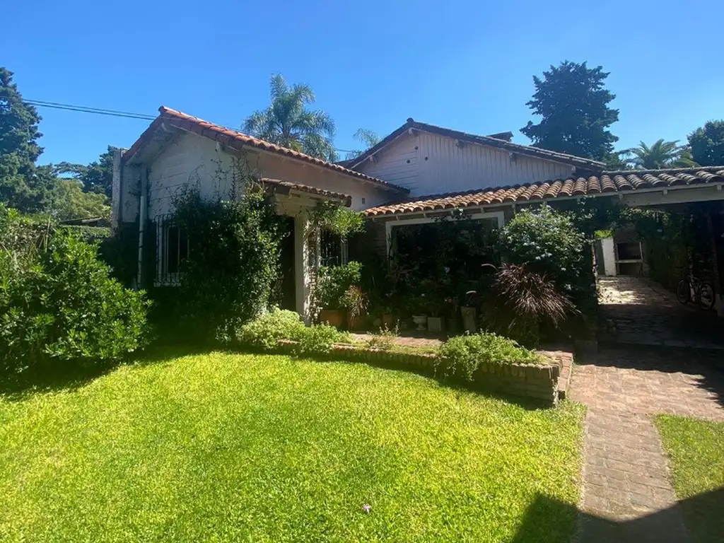 CASA EN VENTA EN BELLA VISTA