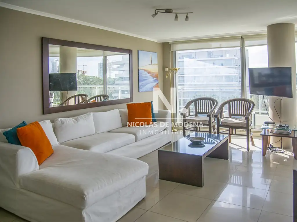 Apartamento en Alquiler en Ocean Drive, prox a Playa Brava