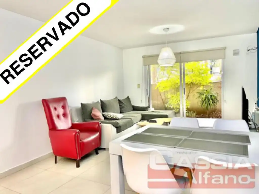 AMPLIO DEPTO. 3 AMBIENTES EN PLANTA BAJA CON BALCON CORRIDO AL FRENTE, IMPECABLE ESTADO