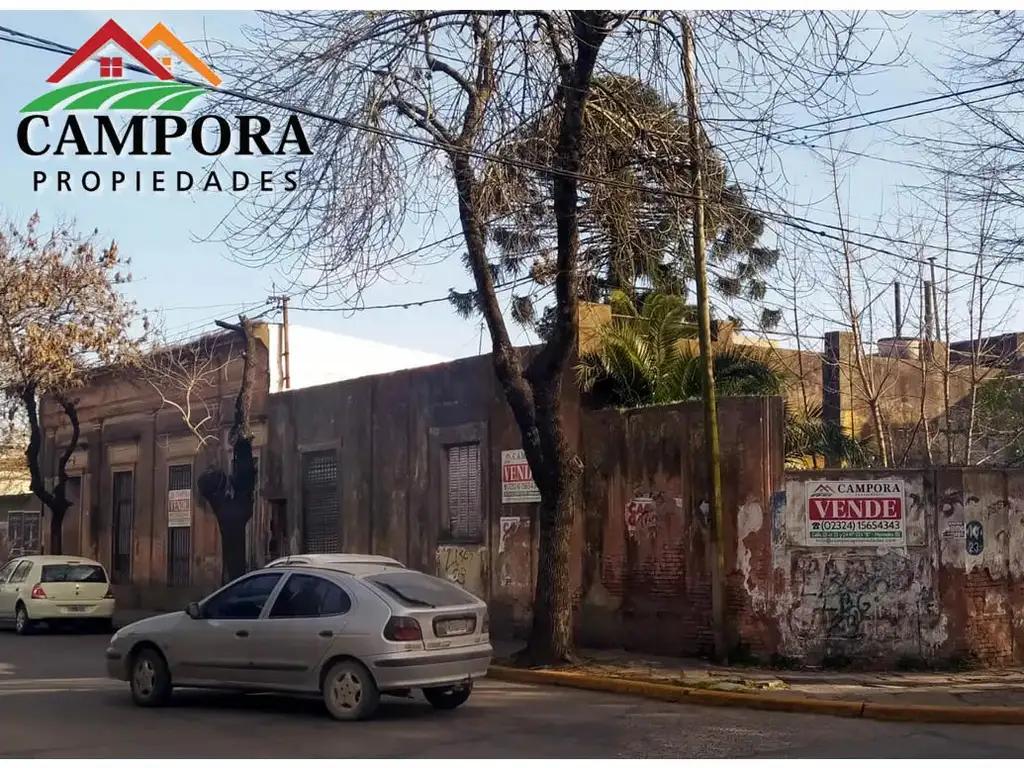 Muy interesante esquina a la venta, en Mercedes