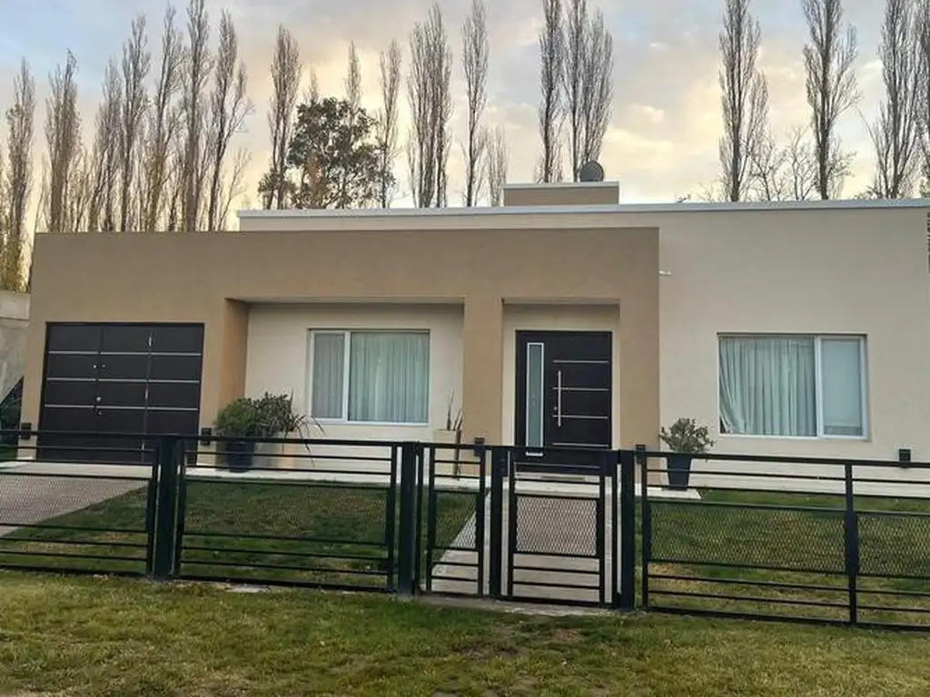 Hermosa Casa en Los Prados- NEUQUEN