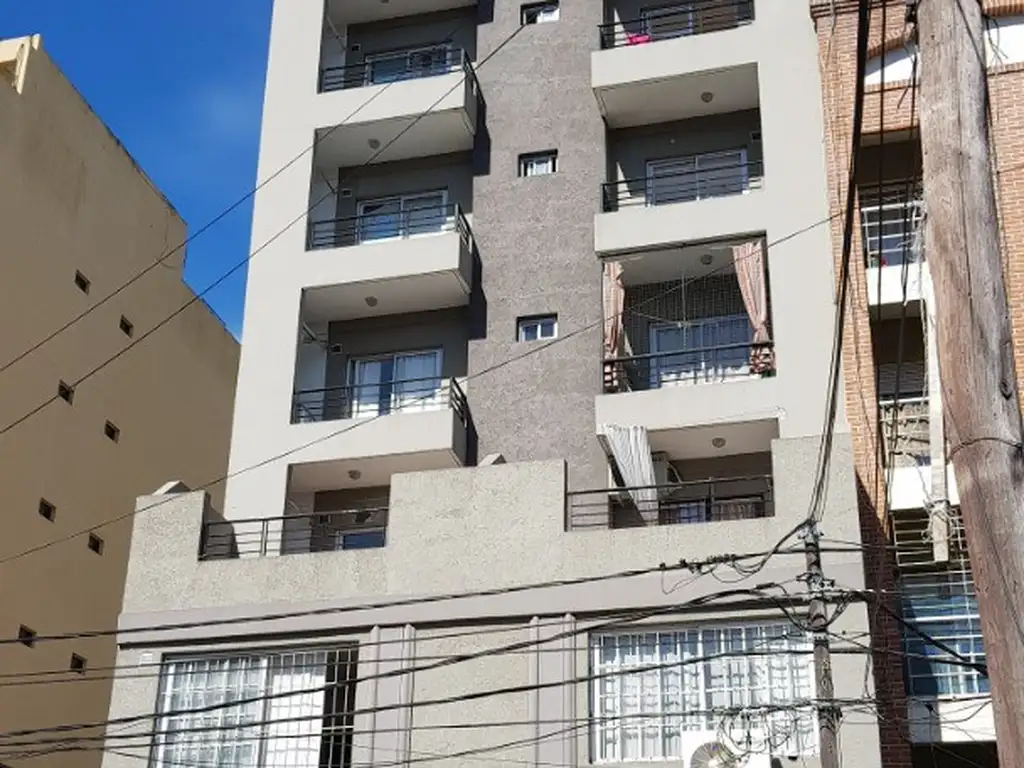 EXCELENTE DEPARTAMENTO 2 AMBIENTES CON BALCON. OPTIMA UBICACIÓN