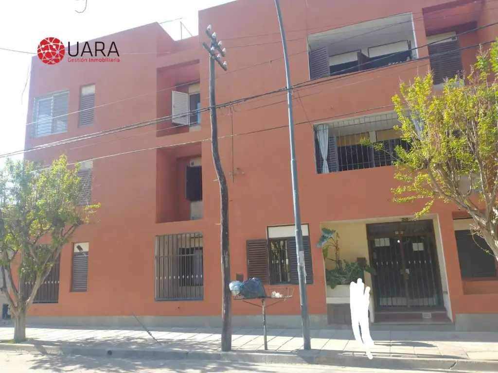 DEPARTAMENTO EN VENTA 27 DE ABRIL AL 2400