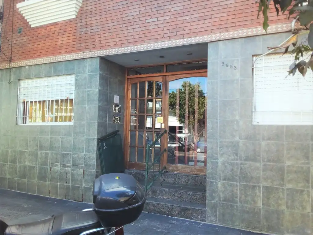 PH DE 3 AMBIENTES CON FONDO EN VENTA, ZONA BOEDO