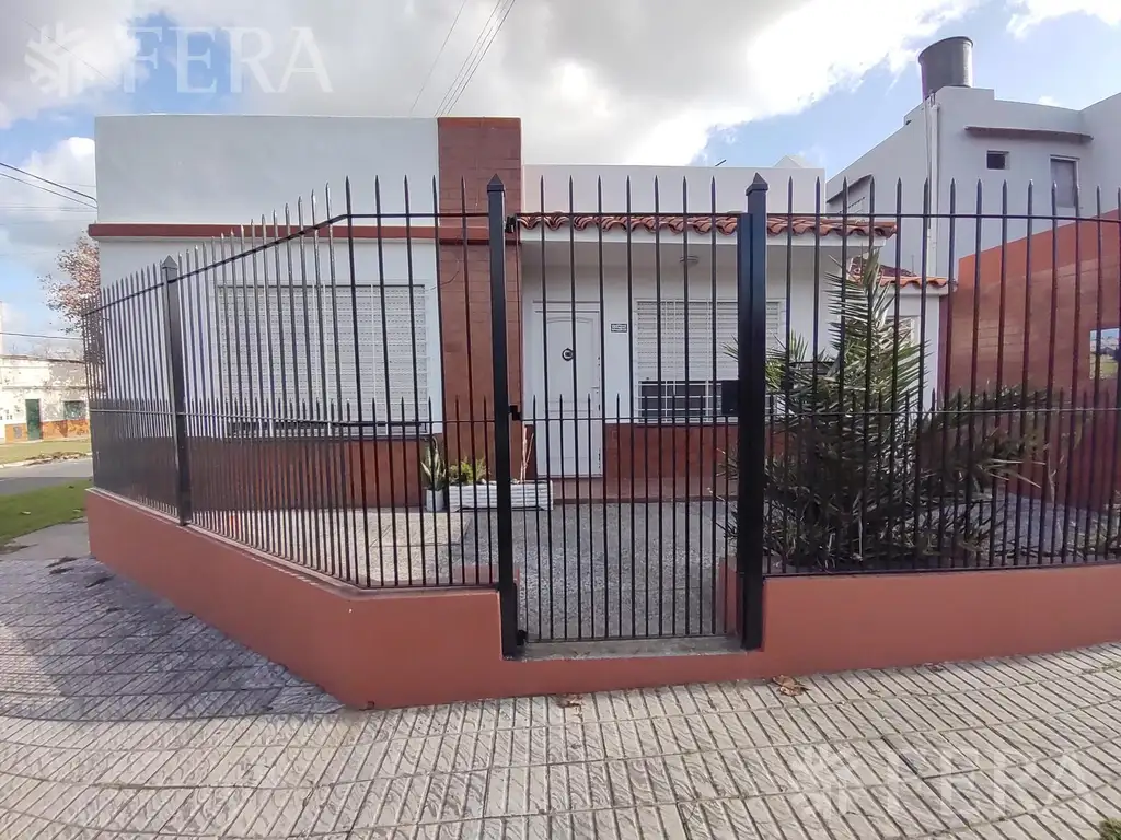 Venta de departamento tipo casa ph 3 ambientes con patio en Quilmes