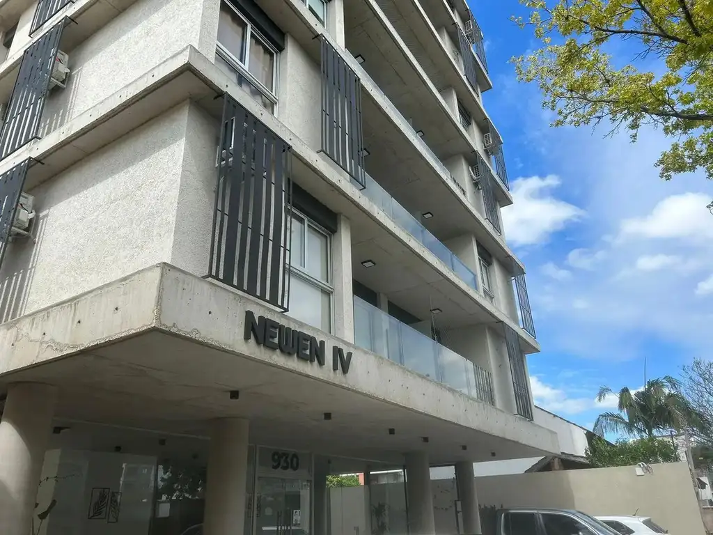 COCHERA EN EL FRENTE DEL EDIFICIO EN VENTA