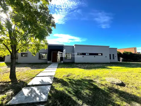 Casa en venta en El Cantón Golf