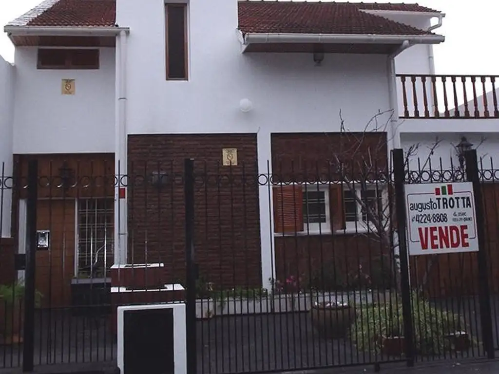 Casa  7 ambientes en venta en Florencio Varela