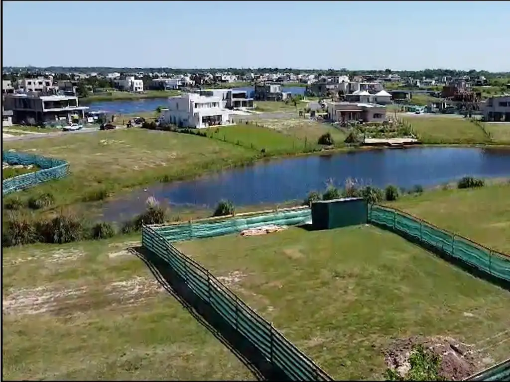 Lote al agua en venta, El Naudir, Escobar