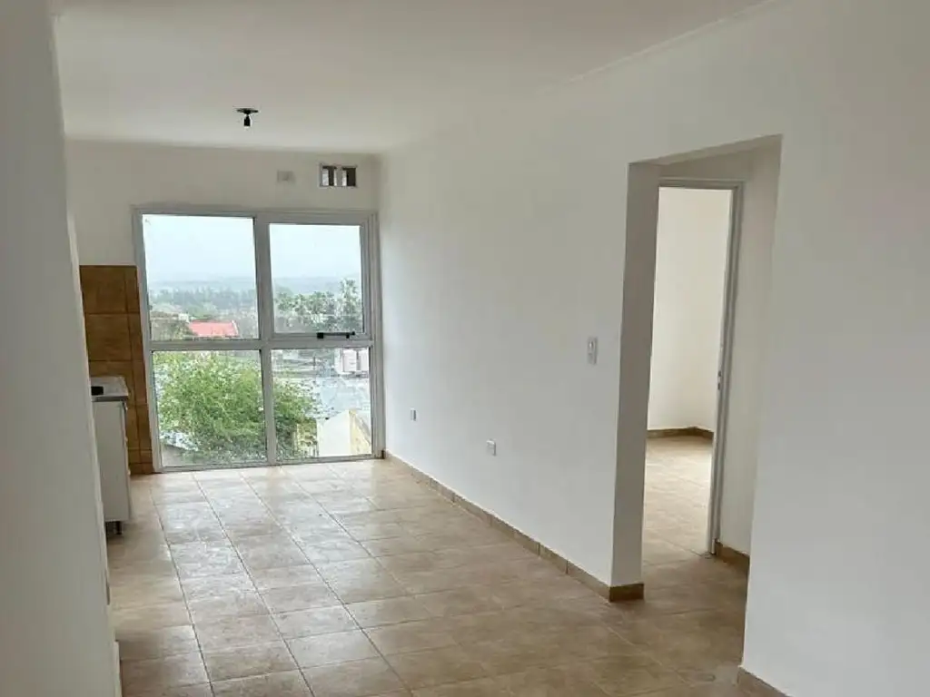 Se vende departamento 2 dormitorio. Oro Verde