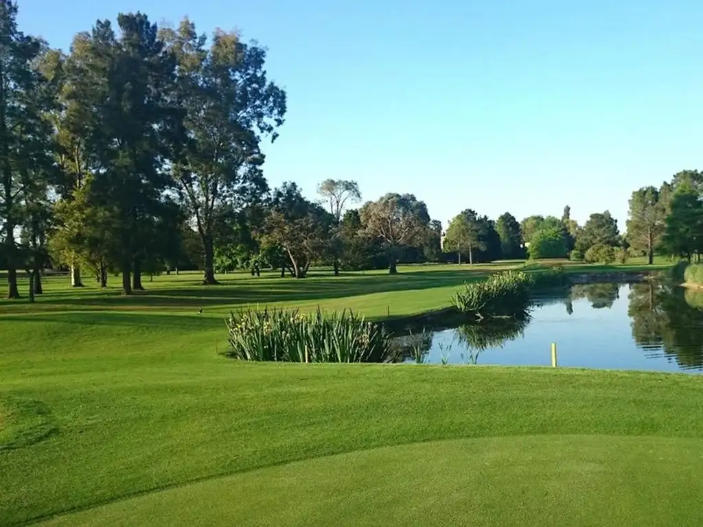 VENTA LOTE EN CLUB DE CAMPO LA MARTONA