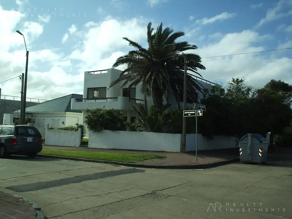 Casa en  la Punta, Vista abierta a Isla Gorriti (max)