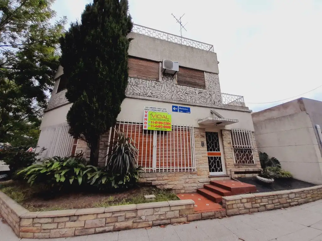 CASA AMPLIA EN LINIERS