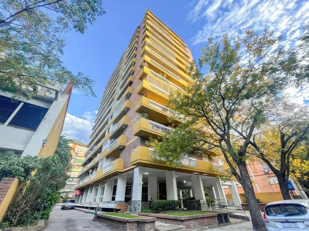 Depto 145m2  - 4 cocheras San Isidro - Apto prof.