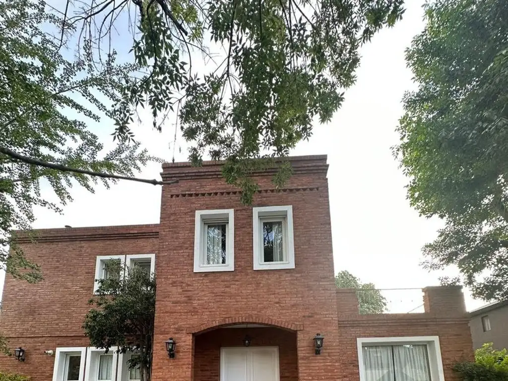 Casa en Alquiler  Barrio El Portillo c/ pileta