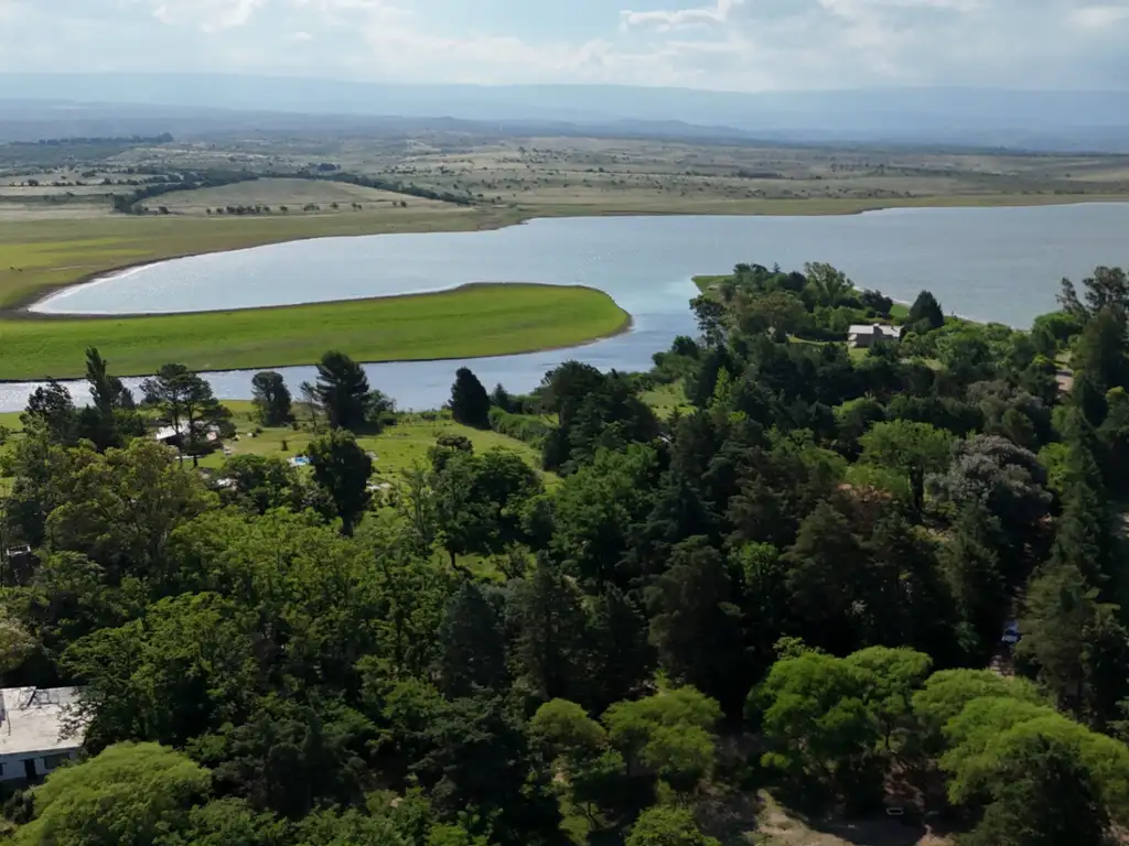 CASA A LA VENTA EN VILLA CIUDAD PARQUE LOS REARTES A METROS DE LA BAJADA AL LAGO- 727