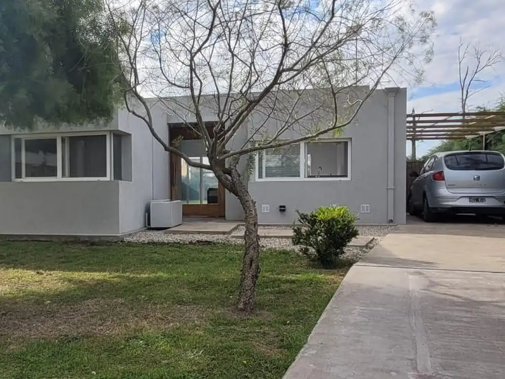 Casa en  Alquiler en Barrio San Ramiro - Pilar del Este