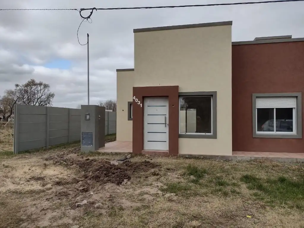 Casa en venta - 2 Dormitorios 1 Baño - 204Mts2 - Saladillo