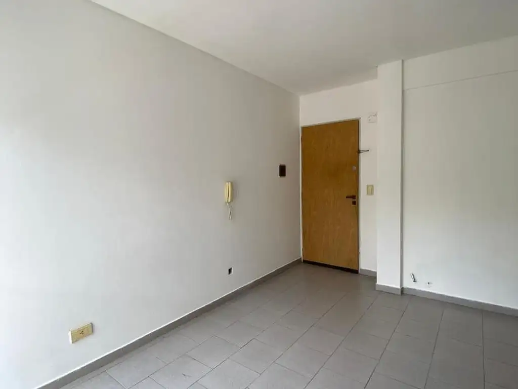 Departamento de un dormitorio con balcon  en barrio Abasto