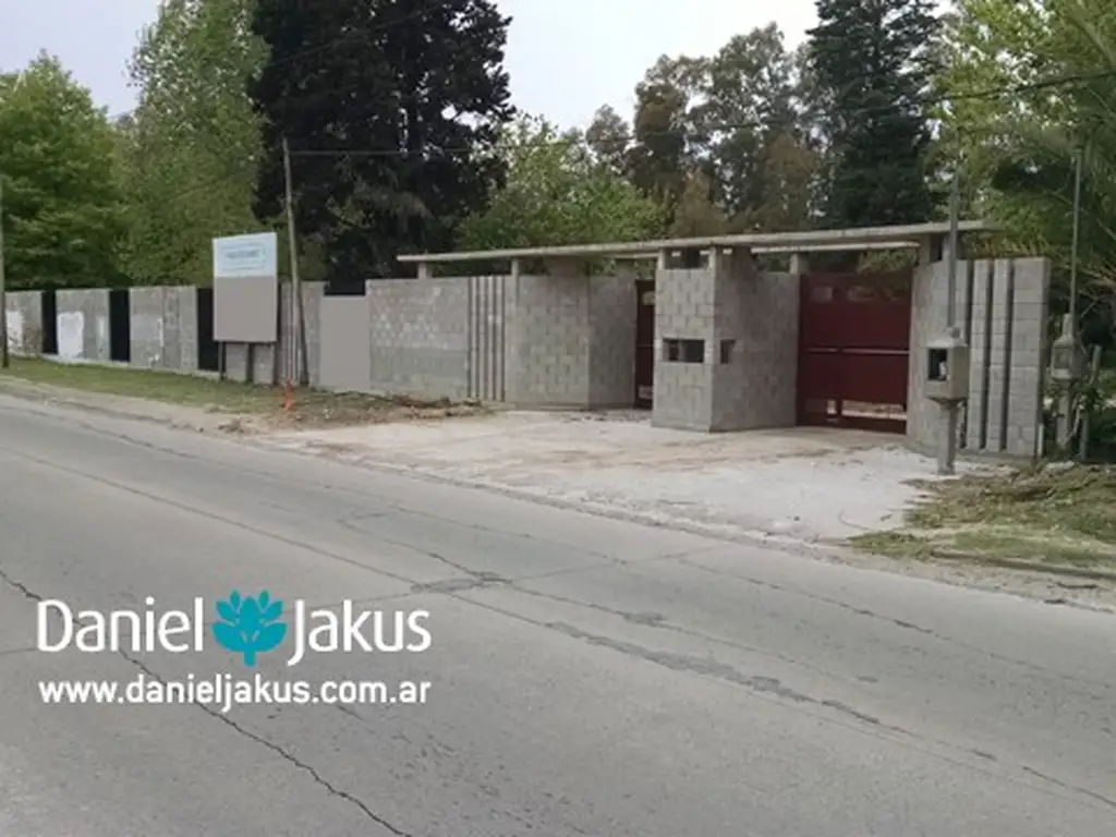 LOTE EN VENTA 44 e/ 161 y 164 bis - DANIEL JAKUS PROPIEDADES