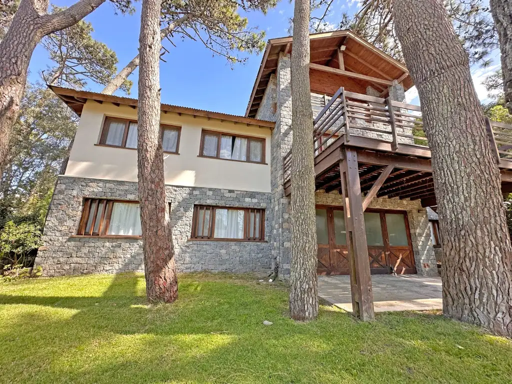 Casa en venta - Laurel y Avutarda - Cariló - a Pasos del Mar!