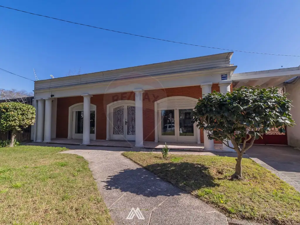 Casa en Venta Malvin,4 dor/2 bañ/garajes+Monoambie