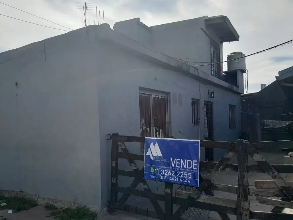 Departamento  indiviso de 4 ambientes en  Merlo