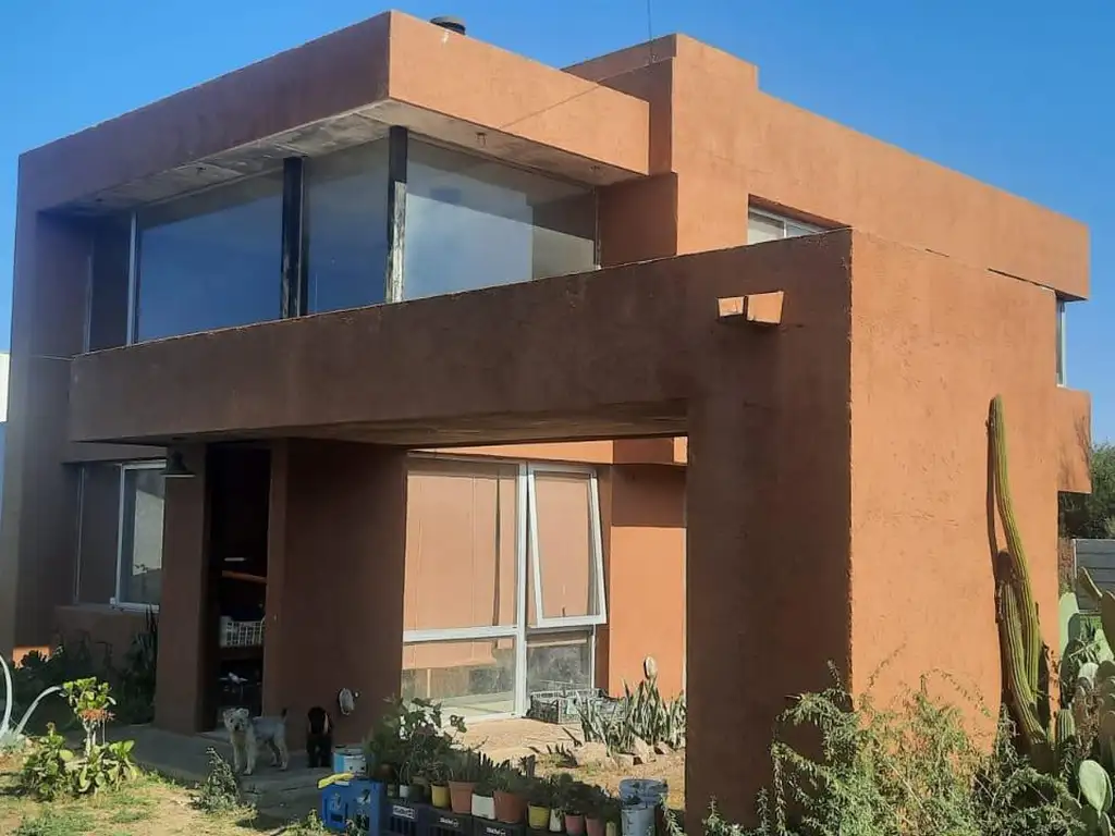 HERMOSA CASA EN VENTA - EL TALAR DE MENDIOLAZA - 2 DORM. - 2 BAÑOS - APTO CRÉDITO HIPOTECARIO