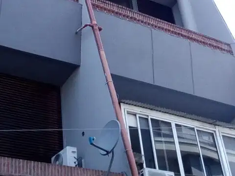 3 AMBIENTES- BALCON TERRAZA- ACEPTA DPTO. MÁS CHICO ó VEHÍCULO EN PARTE DE PAGO