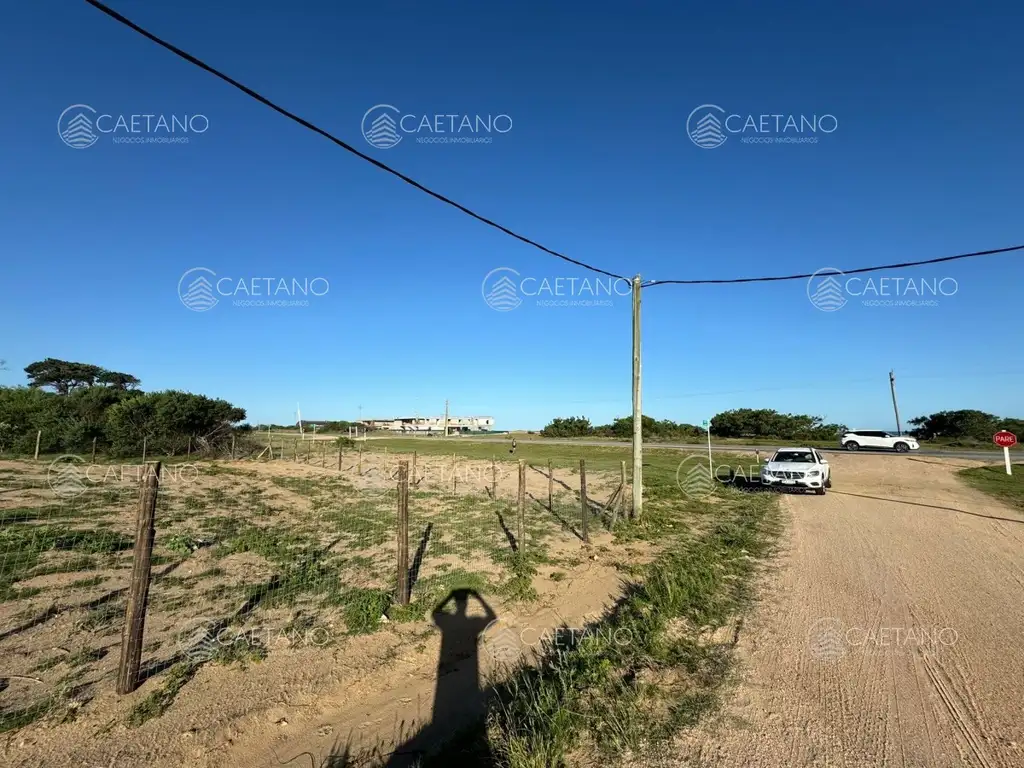 Venta terreno primera linea. Balneario Buenos Aires.