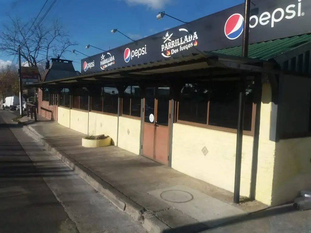 Venta Local comercial salon parrillada en Pando