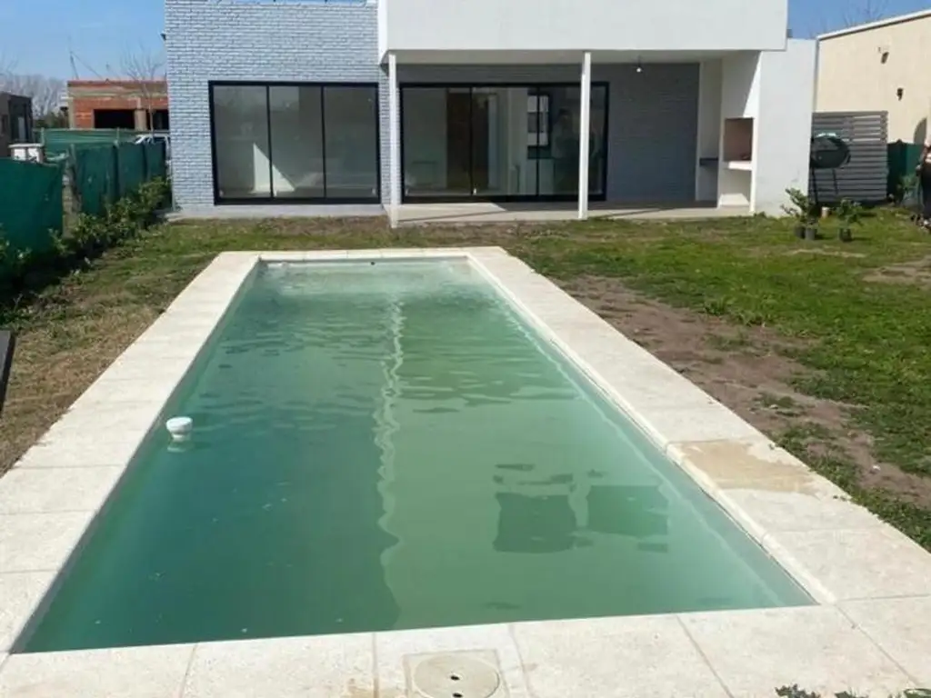 Excelente casa en alquiler Barrio San Ramon Pilar del Este