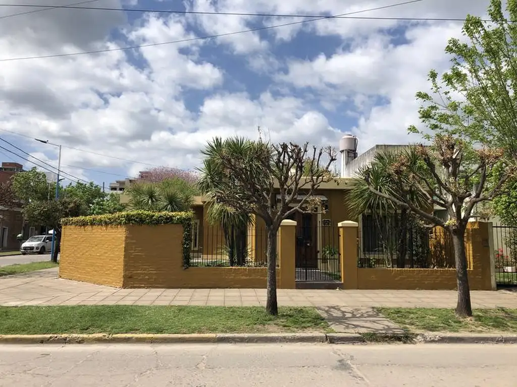 Casa - Belen De Escobar