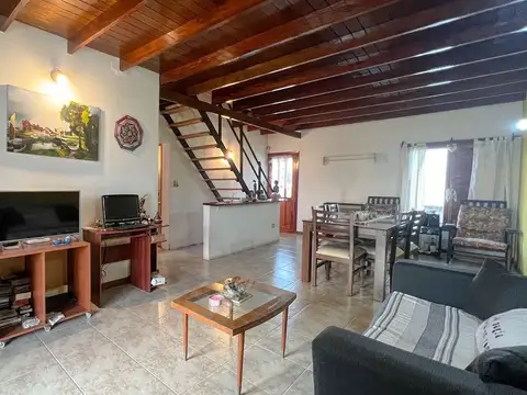 Venta Ph 4 ambientes Las Avenidas con Balcón