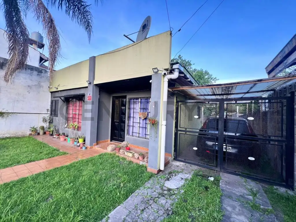 Venta de Casa 2 AMBIENTES en Castelar, Morón