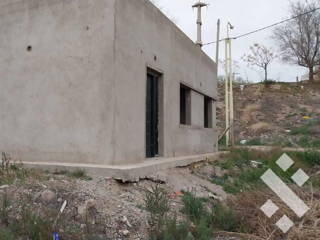 Venta Casa dos dormis -  a terminar - Barrio Mondino - Alfonsina Storni esquina Bolivia Centenario