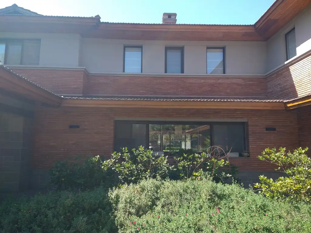 Casa Chalet  en Venta en Altos del Pilar, Pilar, G.B.A. Zona Norte - BUN2661_LP540203_1