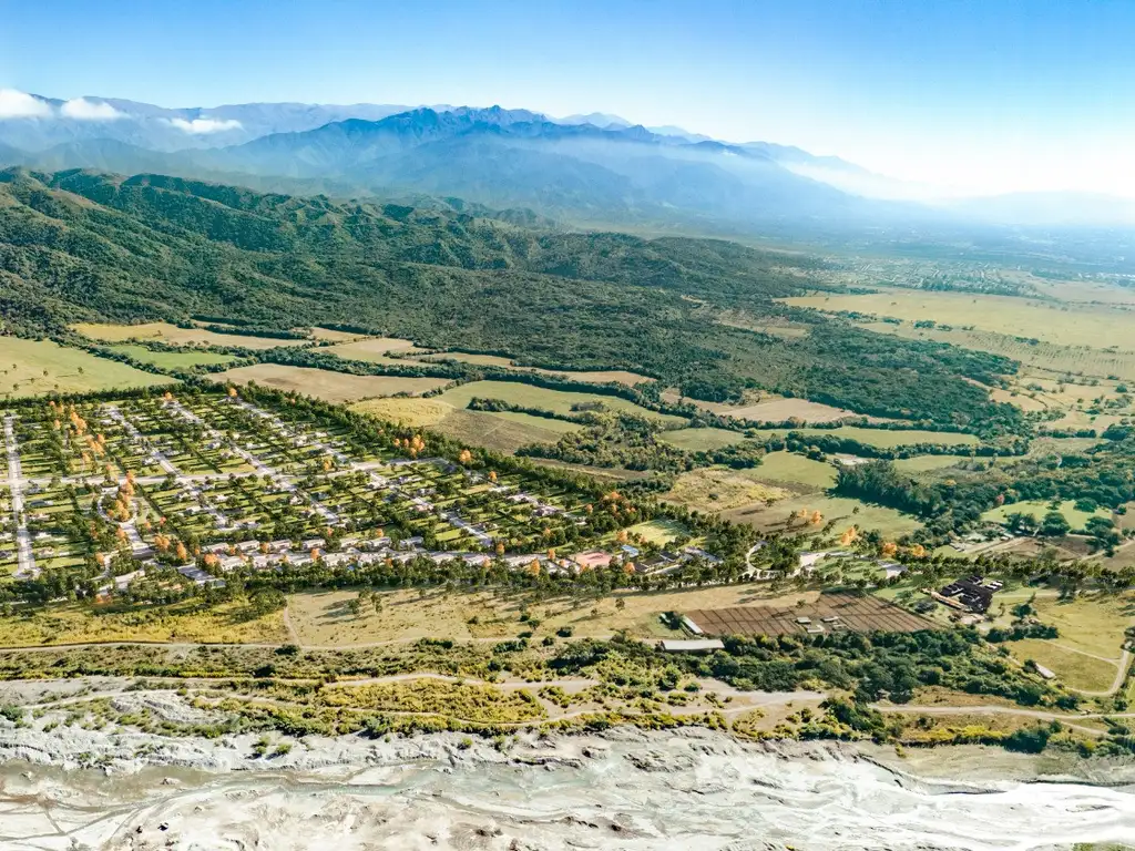 Autopista Acceso Oeste entre San Lorenzo Chico y Ruta 51