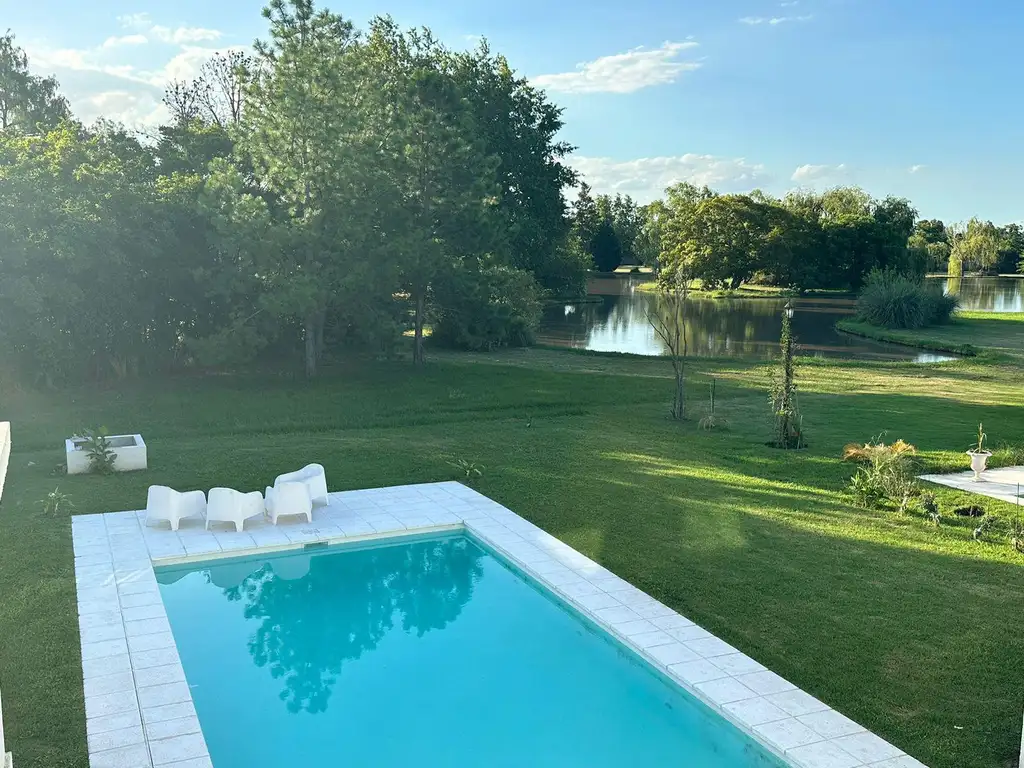 Casa en venta en Casuarinas del Pilar Club de Campo