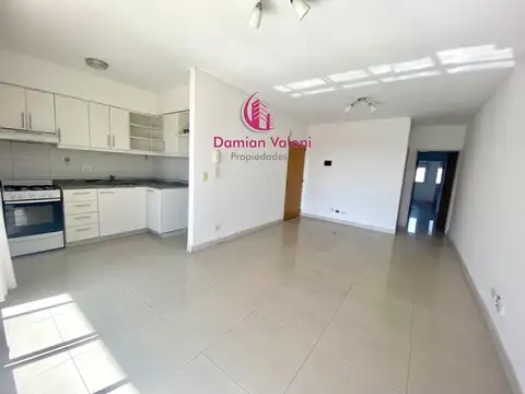 IMPECABLE SEMIPISO 3 AMBIENTES CON BALCON Y COCHERA - Foto 0