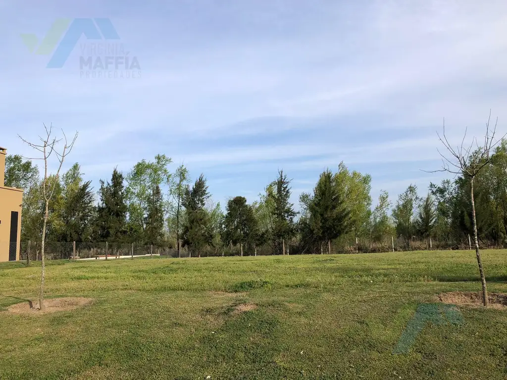 Venta de lote en Naudir