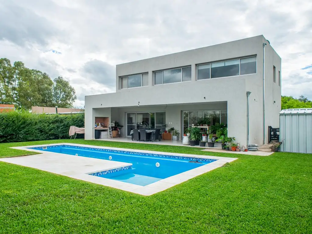 Casa en venta, Barrio Pilar Del Este, Santa Guadalupe, GBA Norte