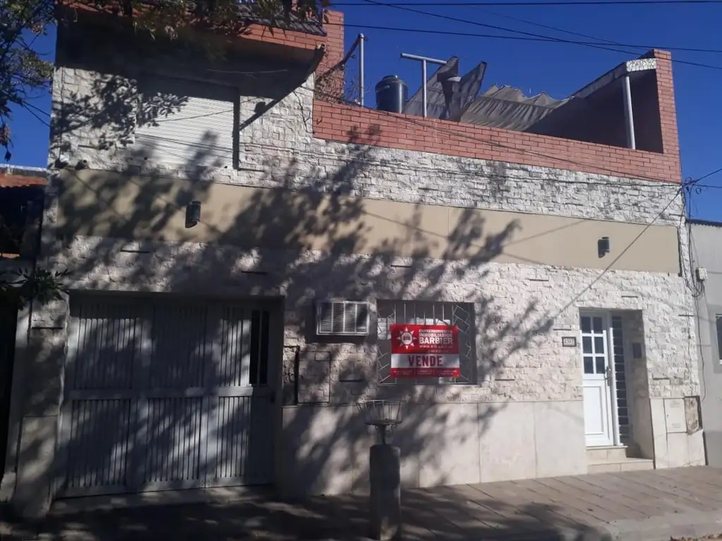 Casa de 3 dormitorios en barrio Sargento Cabral